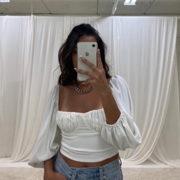 White Puff Sleeve Ruched Crop Top - Picture 10 of 12